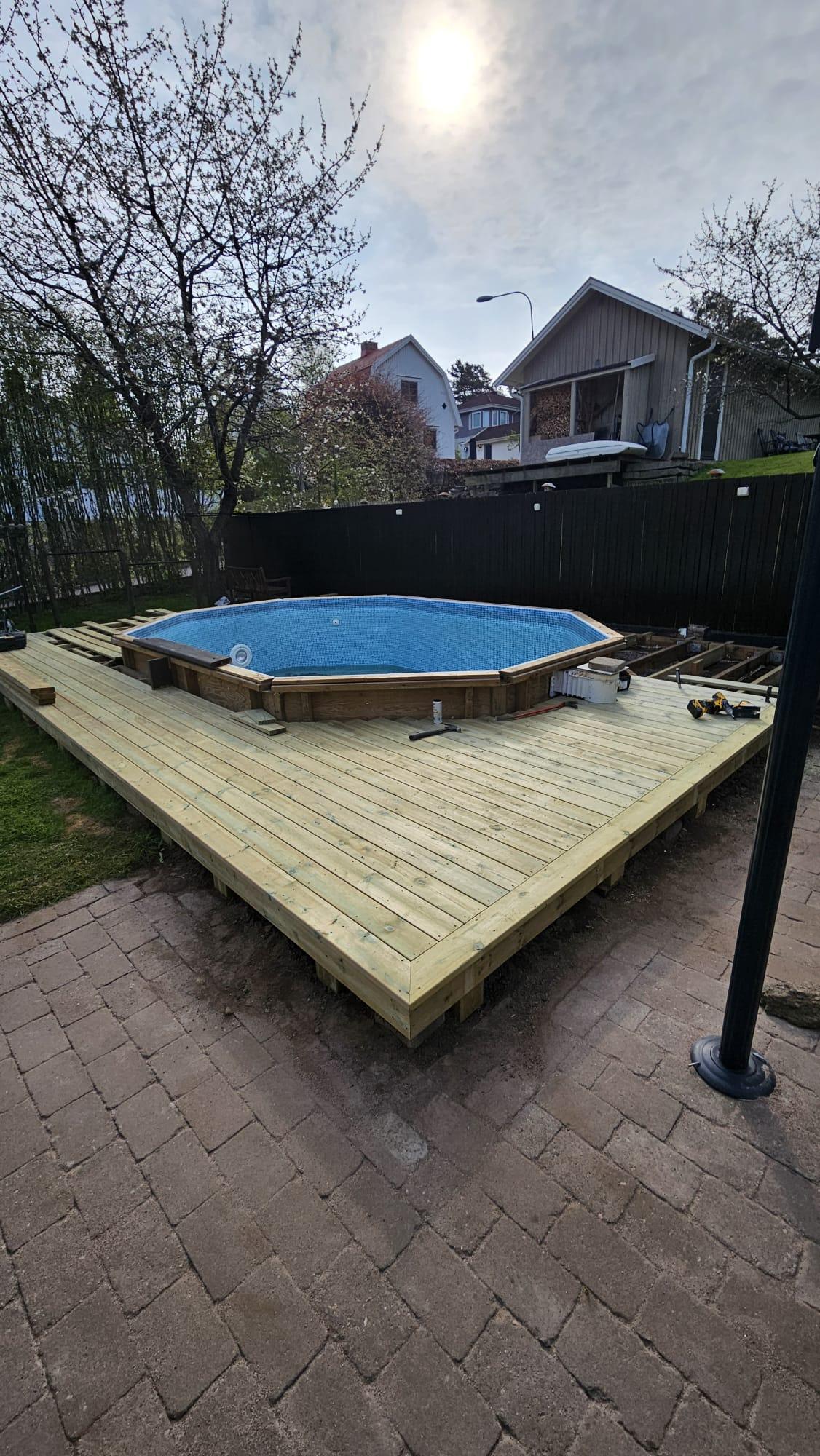 Altanrenovering vid pool