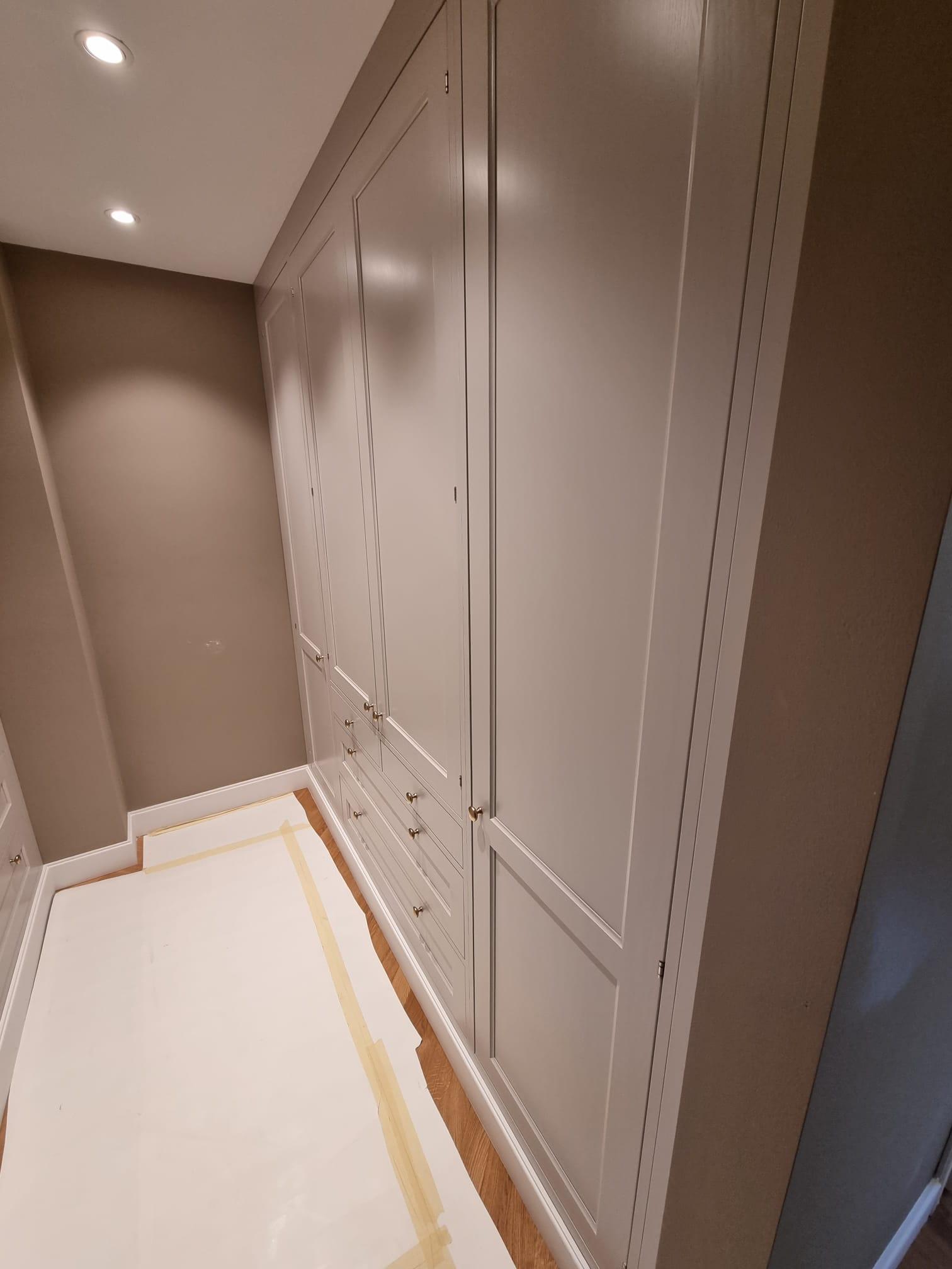 Platsbyggd hallförvaring